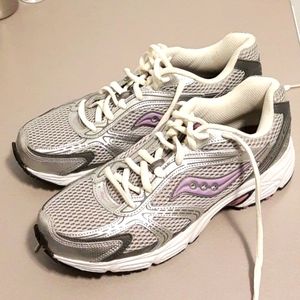 Saucony Oasis Running Shoes